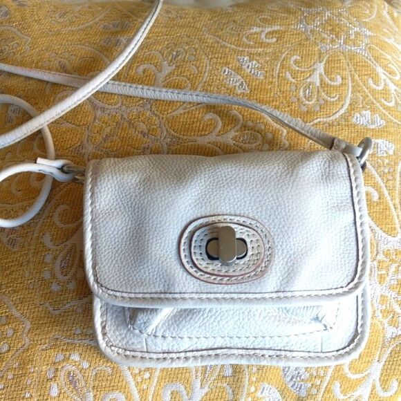 Vintage Fossil Tiny White Genuine Leather Camera Style Crossbody Bag - Picture 3 of 15